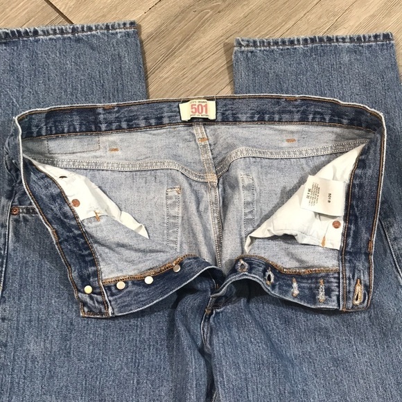 Levi’s 501 Preshrunk Light Wash Straight Leg Jeans         Size 38x32 - Picture 9 of 10